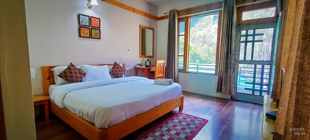 Tirthan Grand Riverside Banjar Экстерьер фото