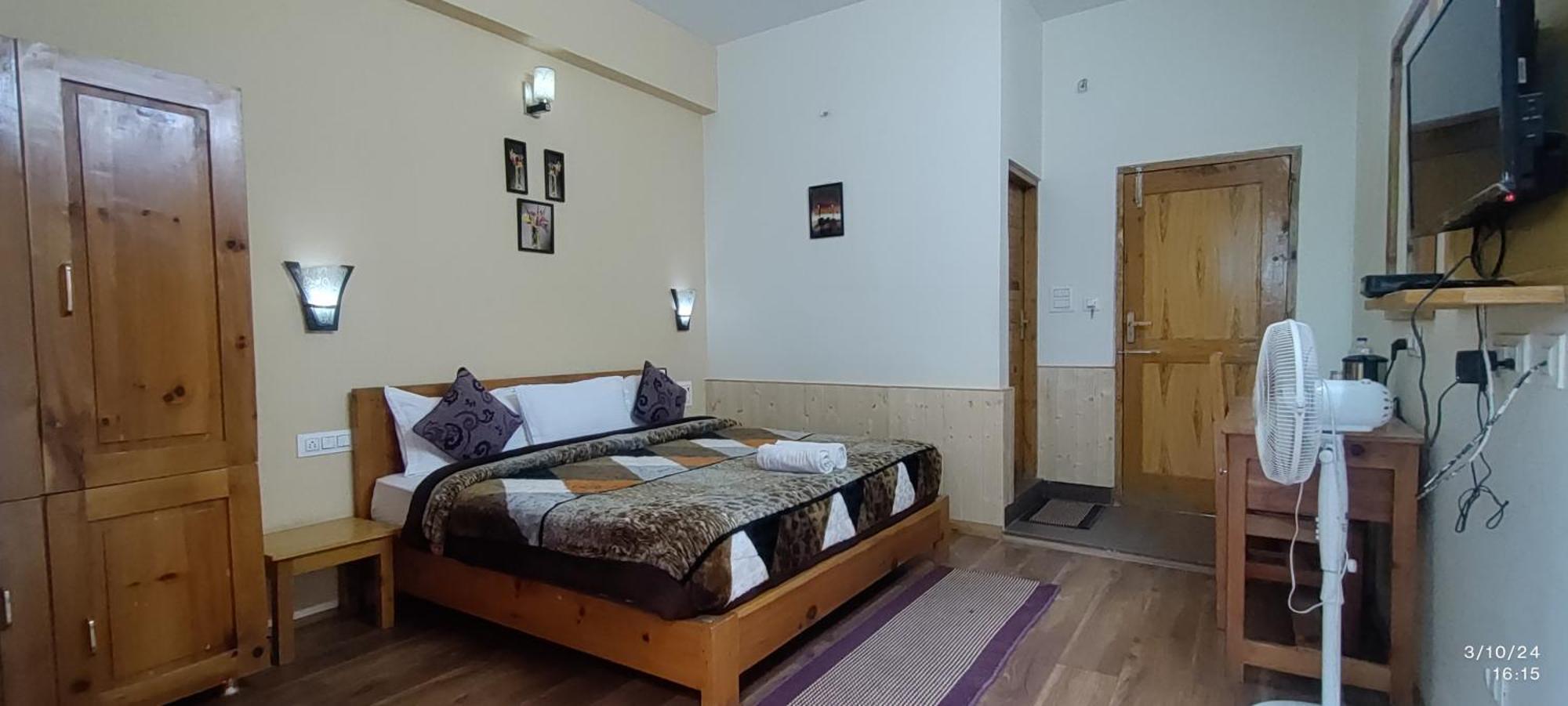 Tirthan Grand Riverside Banjar Экстерьер фото