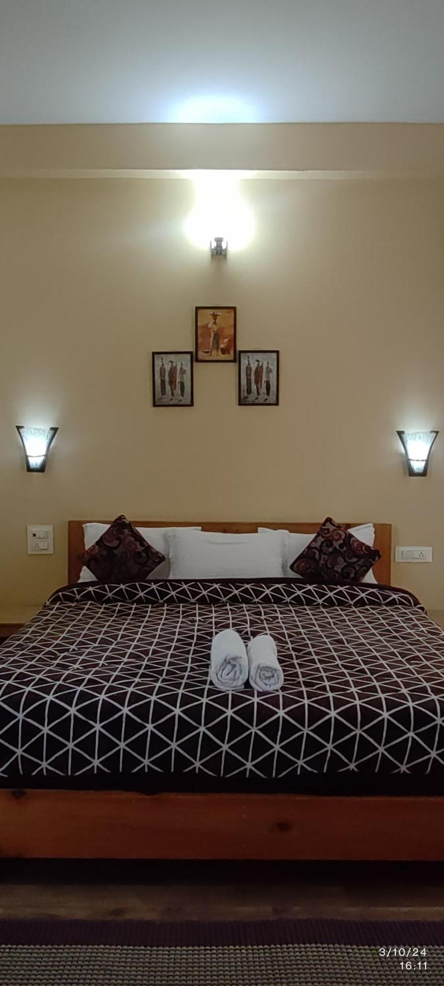 Tirthan Grand Riverside Banjar Экстерьер фото