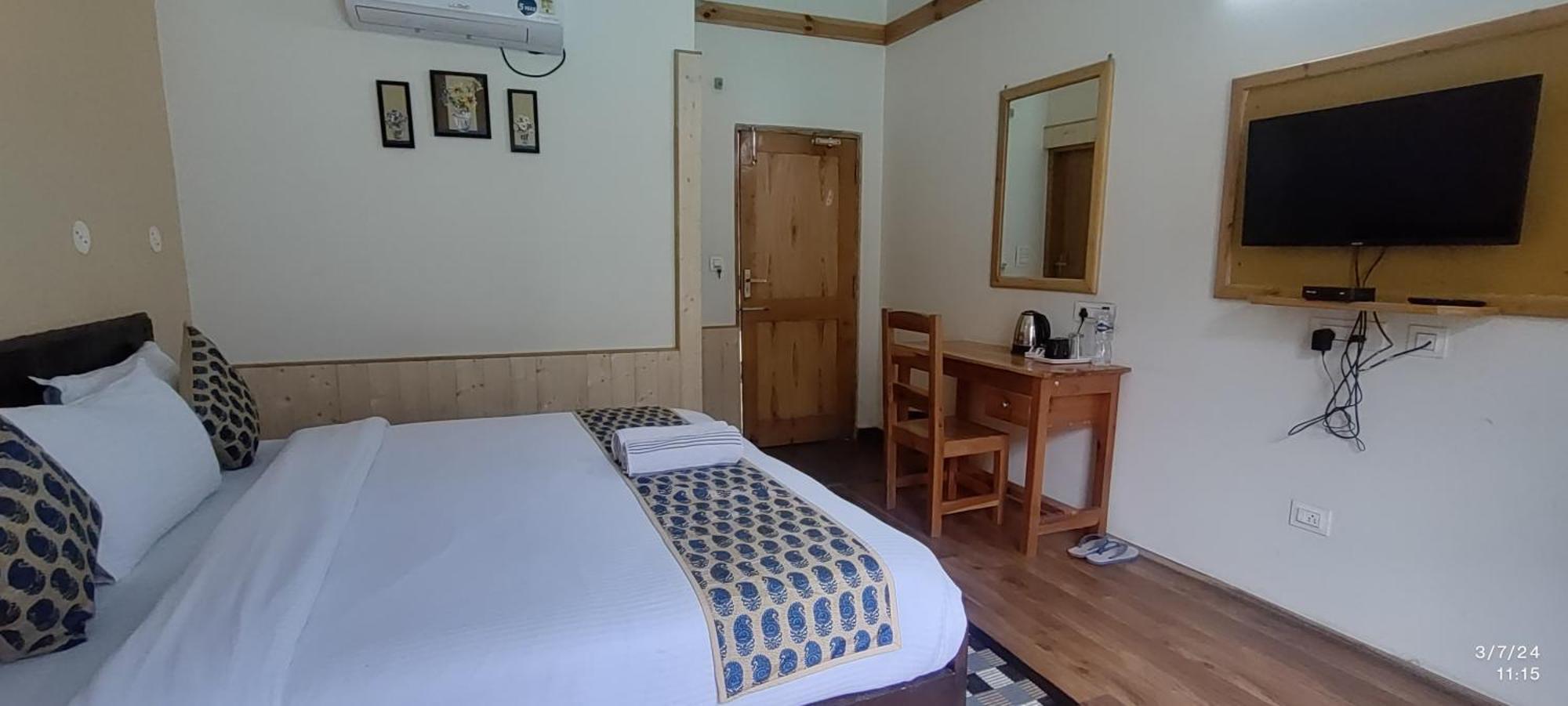Tirthan Grand Riverside Banjar Экстерьер фото