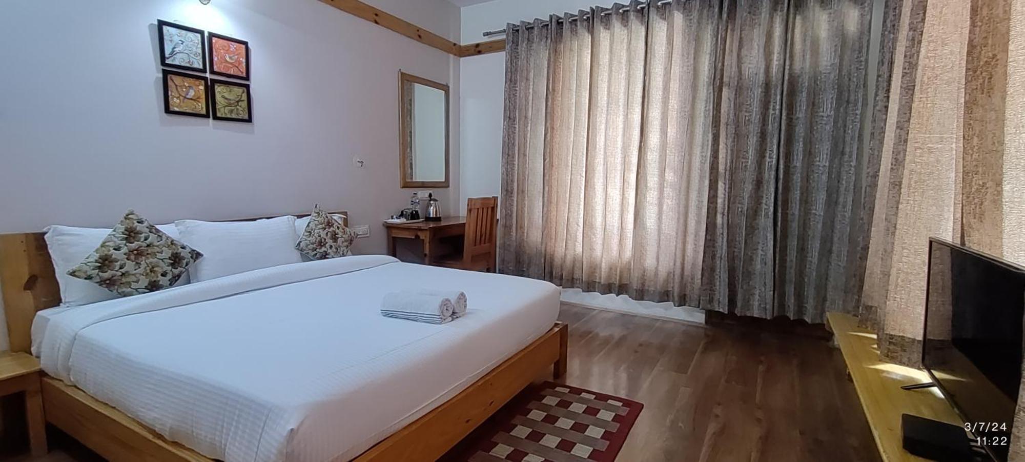 Tirthan Grand Riverside Banjar Экстерьер фото